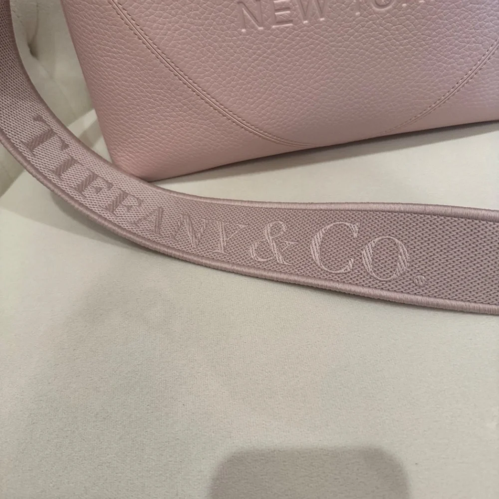 Return to Tiffany Medium Blush Pink Tote Bag - Picture 3 of 7